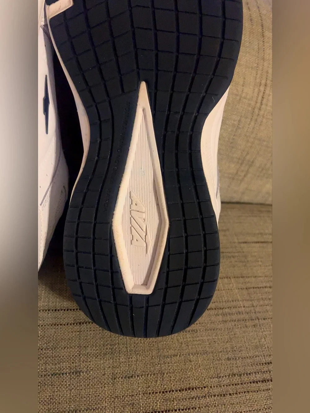 Avia Men’s Athletic Sneakers – White & Navy – Size 9.5